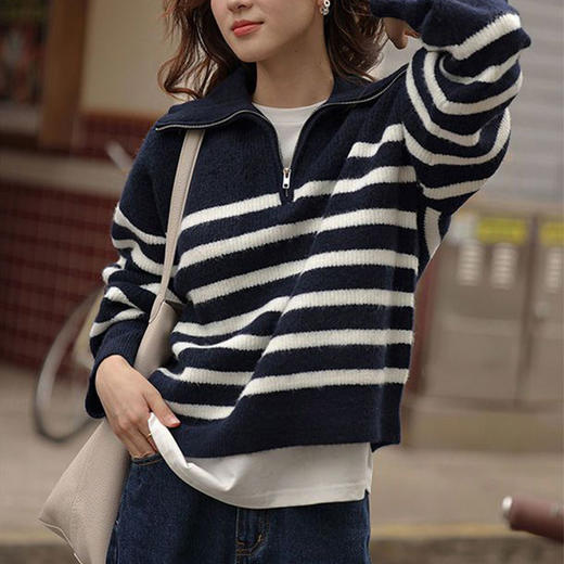 馥迦复古翻领条纹半拉链针织衫 商品图1