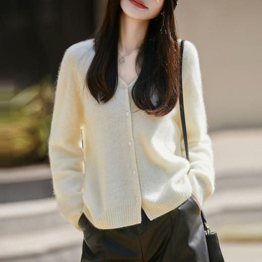 馥迦慵懒软糯拉绒拉毛无缝羊毛开衫 商品图11