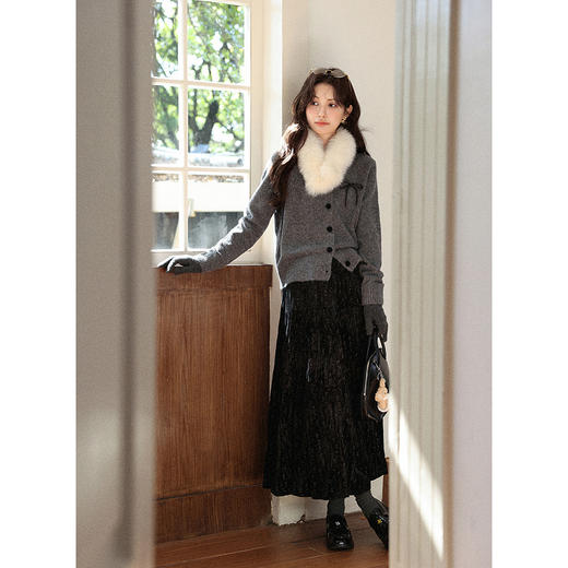 鹿向南「加林诗蔓」黑色碎花半身裙女秋季高腰显瘦垂感褶皱蛋糕裙 商品图2