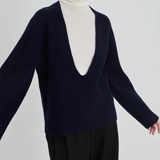 馥迦简约知识风大V领廓形毛衣针织衫 商品图2