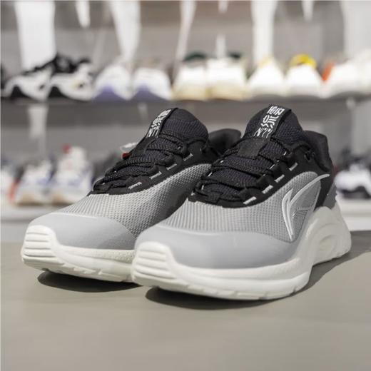 李宁男子2025春秋回弹轻便防滑缓震跑步鞋运动鞋ARSV043-1 商品图4