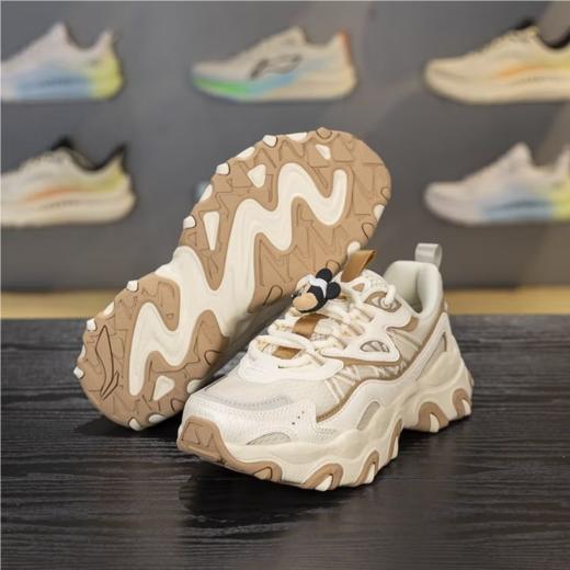 李宁女子2025秋季透气老爹鞋休闲鞋AGCV044-6 商品图3