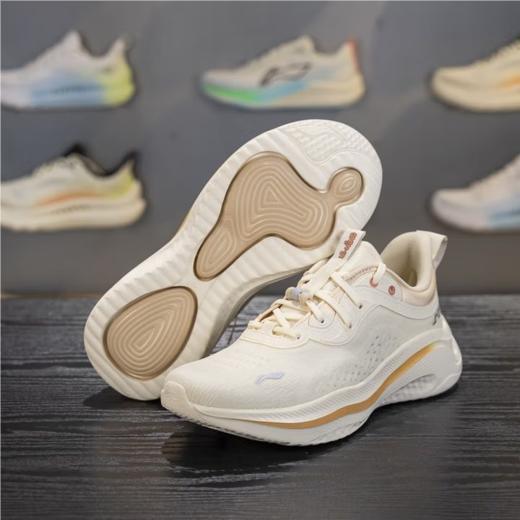 李宁女子2025秋季透气柔软运动鞋休闲鞋AGLV040-7 商品图2