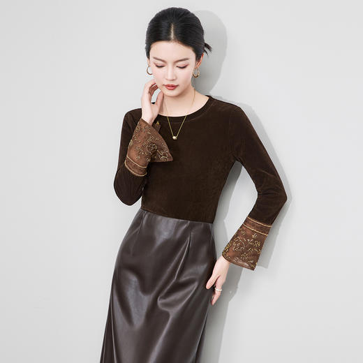 「高货wl」全新升级【铂金会员275/天猫369/差价94】(81126)洛诗琳复古丝绒打底衫2025秋冬钉珠刺绣欧根纱拼接上衣 商品图0