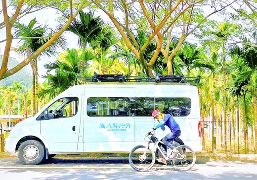 限时早鸟立减600！【海南岛骑士精神】东线+西线亲子骑行！6段不同骑行体验：海滩绿道、火山村落小道、白沙银滩和礁石海岸、火山岩海岸线及风车海岸线、花瓣形人工岛屿、热带雨林和热带花园… 商品图1