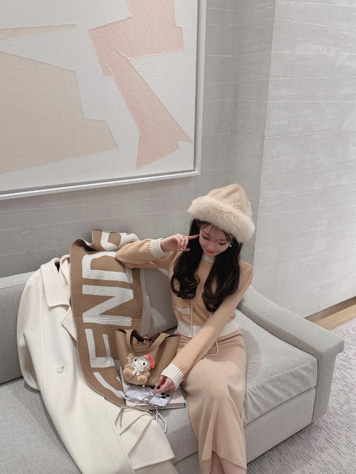 XS特价  新季嘉伯丽尔 中古香香上衣 / 优雅少女 显瘦设计感毛衣 商品图1