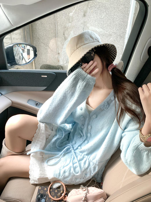 【169元任选2件】现货！v领蓝色长袖镂空针织衫 商品图10