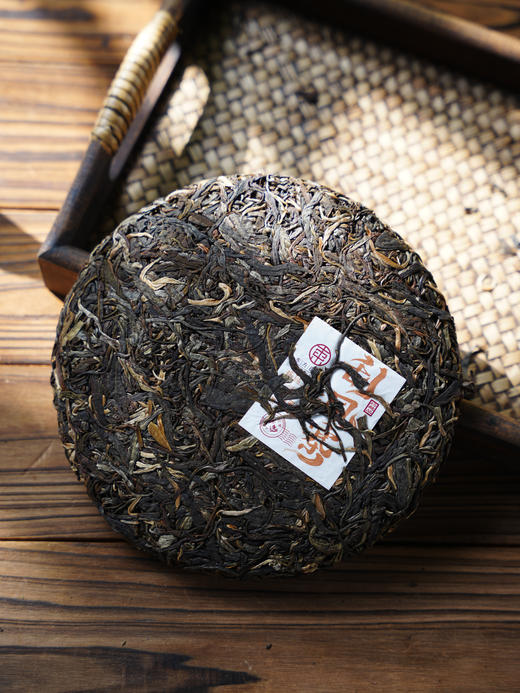 【刮风寨】2022年原料，东方某象品牌产品，顶账产品清仓变现，357克/饼，5饼/提 商品图1