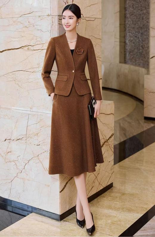SZ6A01_栗壳色_上衣外套_秋冬_V领一粒扣收腰修身亮丝提花西装_高级女装_BERNIEELEN 伯妮斯茵 商品图3