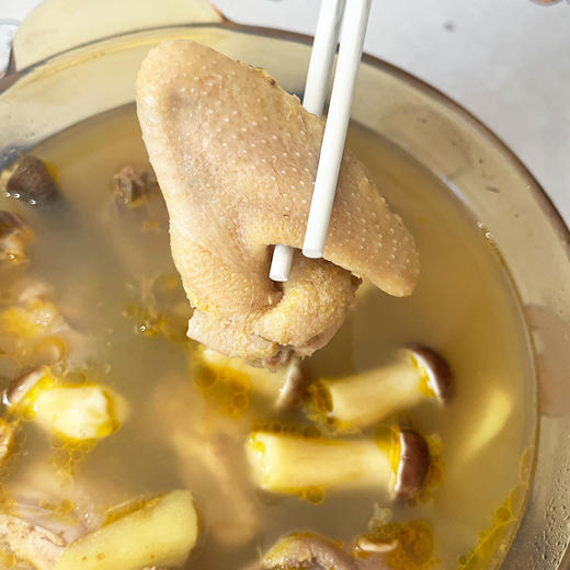 【预定12月19日现杀鲜鸡】散养黑脚大公鸡  纯粮食喂养土鸡 粮食鸡 肉质鲜嫩 适合炒炖 可整鸡可切块 商品图1