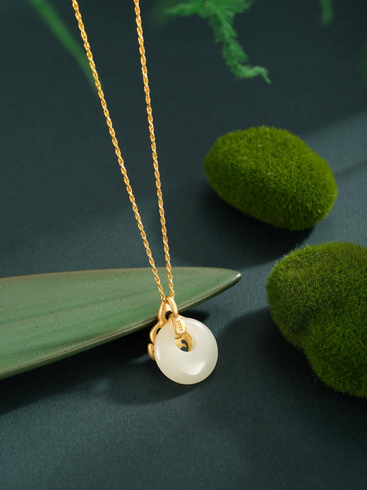 子佩集【翎舞芳华】S925银套链【DZ04976】镀金孔雀平安扣和田玉古法银项链2510 商品图6