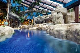 【中铁花水湾温泉酒店】429起森里客房、亲子房、别墅三种房型任选，皆含早餐、温泉、手工DIY！暖冬泡汤shou选，玩转西岭雪山！