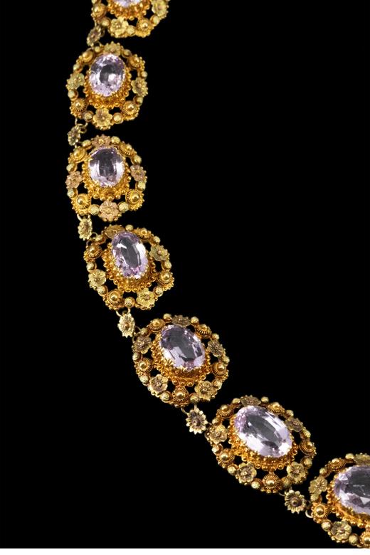 独角鹿西洋古董 1820年代欧洲出品花卉造型黄金精雕镶嵌粉色托帕石珠宝套件 带原盒 商品图2