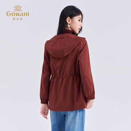 【两色可选】乔万尼新品抽绳收腰连帽休闲风宽松包容中短款风衣外套ED3B268 商品图4