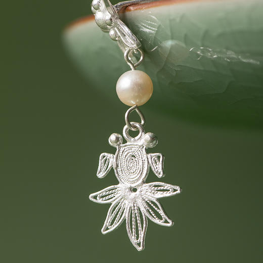 【林栖设计小店】花丝银器耳饰淡水珍珠五瓣梅复古优雅2025秋冬新款配饰女 商品图3