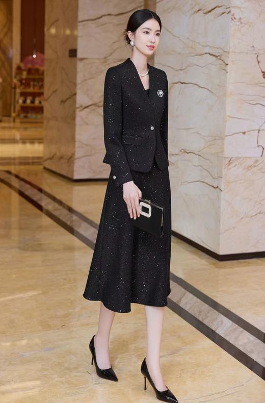 SZ6A01_漆黑色_上衣外套_秋冬_V领一粒扣收腰修身亮丝提花西装_高级女装_BERNIEELEN 伯妮斯茵 商品图4