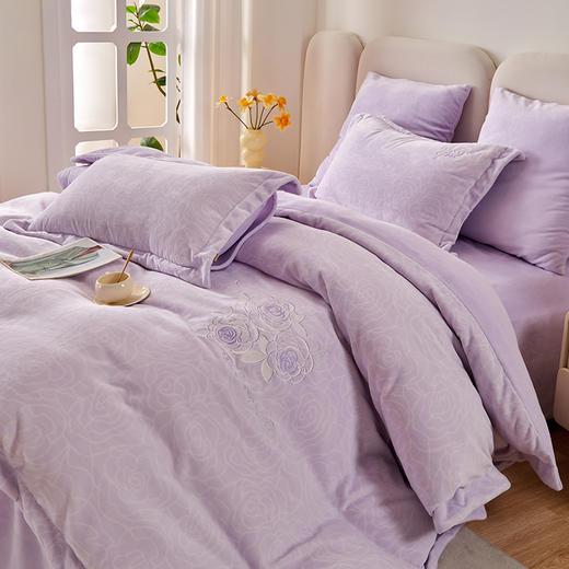 多喜爱 尊绒四件套 斑斓乐曲/序章/暮紫玫瑰/四叶花礼hl【260高克重】【尊绒面料】【立体绣花】柔软丰盈 细腻触感  防静电 商品图8