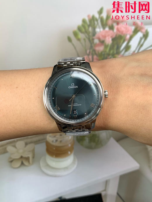 VS欧米茄 第三代碟飞系列 第三代蝶飞 松绿盘 男士腕表
机芯：搭载VS定制Cal.8800一体 商品图8