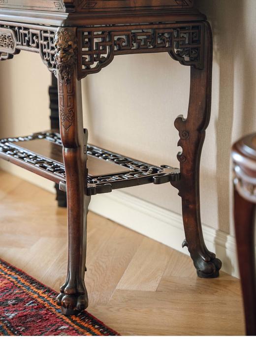 【已售】独角鹿西洋古董 19世纪法国出品VIARDOT东方风格蟠龙造型铜鎏金精雕装饰花叶祥纹主题硬木花几 商品图4