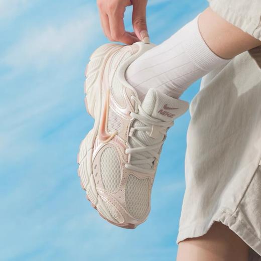 【云粉节】【88折】7楼耐克360 女子新款低帮透气老爹鞋IH5088-001原价749现价659 商品图2