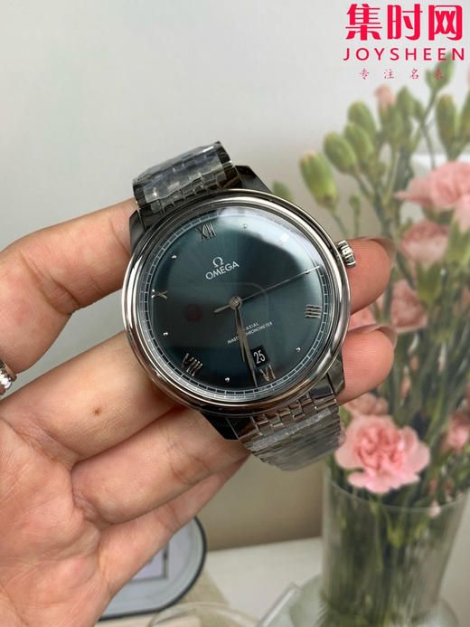 VS欧米茄 第三代碟飞系列 第三代蝶飞 松绿盘 男士腕表
机芯：搭载VS定制Cal.8800一体 商品图1