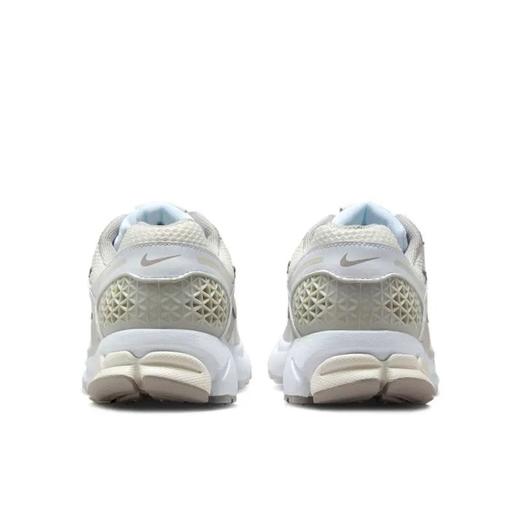 【云粉节】【6折】7楼耐克360 女子ZOOM VOMERO 5运动休闲鞋FJ2028-107吊牌价1099现价660 商品图2