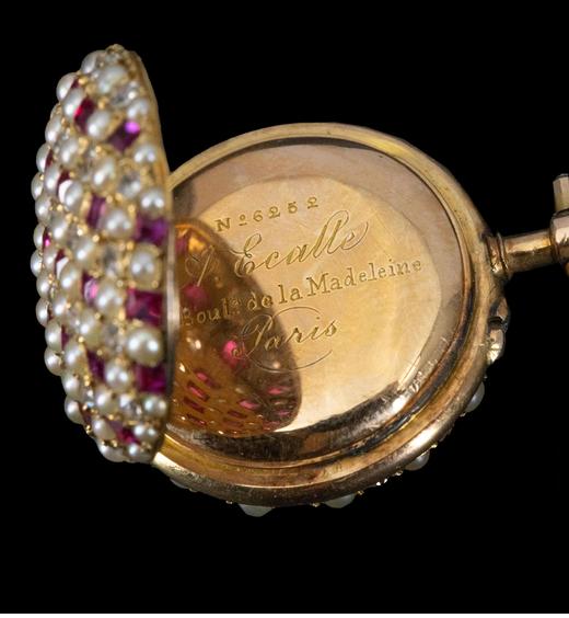 独角鹿西洋古董 1910年代法国出品羽翼造型18K黄金镶嵌钻石红宝石及天然海水珍珠胸针怀表 商品图3