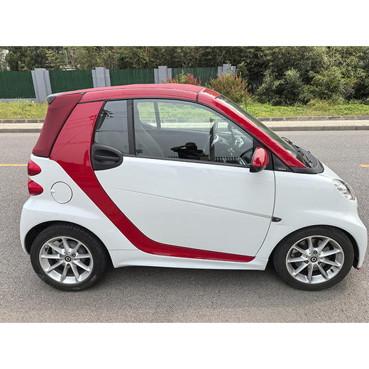 smart fortwo 1.0 MHD 敞篷BoConcept特别版【长租-北京】 商品图3