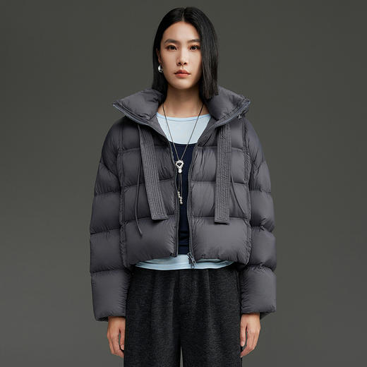「自」全新升级【铂金会员1029/天猫1389/差价360】(60937)洛诗琳小个子鸭绒羽绒服2025秋冬系带可脱卸连帽保暖短外套 商品图3