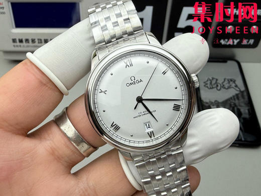 VS欧米茄 第三代碟飞系列 第三代蝶飞 白盘黑针 男士腕表
机芯：搭载VS定制Cal.8800一体 商品图2