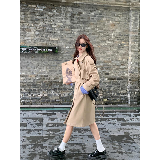 <曾小咸推荐> 现货秒杀！微信超特价！双排扣卡其色中长款风衣外套 日常329.99 立减150 秒杀179.99！藏蓝假两件格子针织衫秒杀79.99！ 商品图1