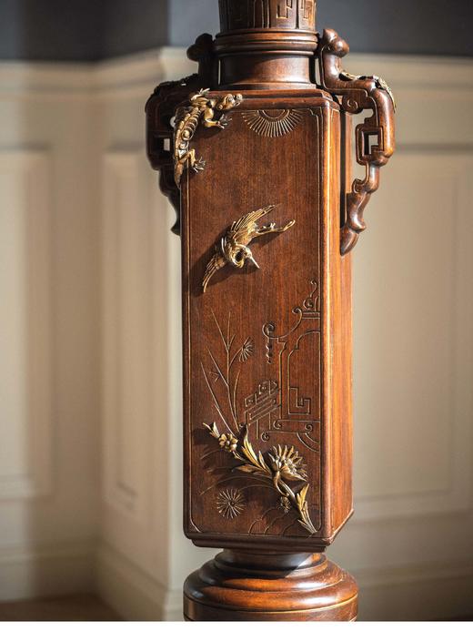 【已售】独角鹿西洋古董 19世纪法国出品东方风格花鸟造型铜鎏金精雕装饰吉祥回纹主题硬木花几 商品图3