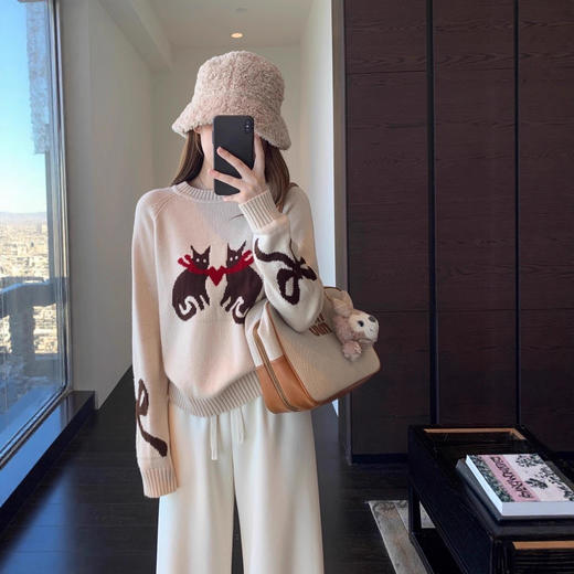 萌趣减龄！2025重工卡通提花慵懒显瘦保暖针织毛衣女秋冬新款！ 商品图0