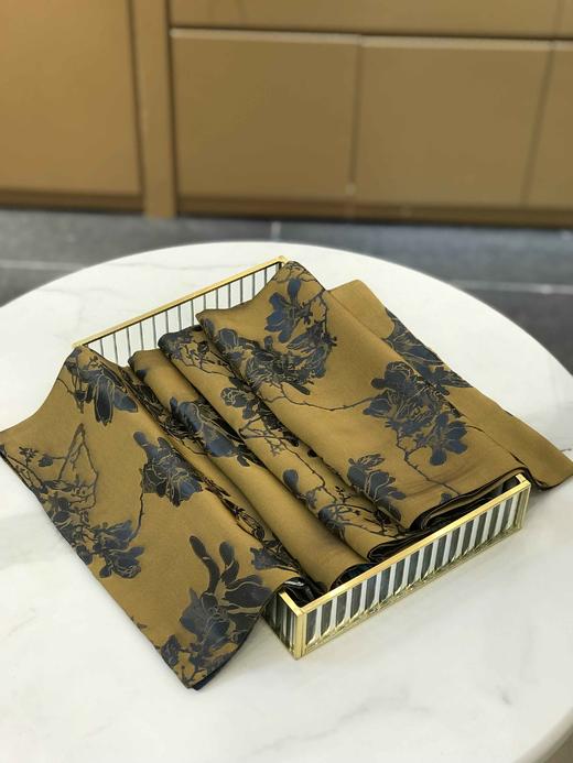 优品堂『华姿』重磅桑蚕丝《最新精湛挖花工艺》双面双层披肩围巾长巾 商品图3