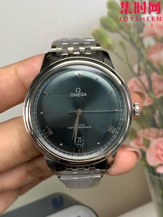 VS欧米茄 第三代碟飞系列 第三代蝶飞 松绿盘 男士腕表
机芯：搭载VS定制Cal.8800一体 商品图3