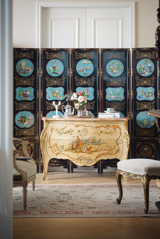 独角鹿西洋古董1950年代法国艺术家Comelli签名出品Chinoiserie中国风卷叶纹铜鎏金精雕装饰木胎漆地东方人物主题手绘嵌大理石边柜 商品图0