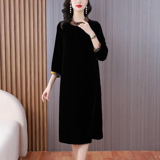 YMA55760752025金丝绒中年妈妈秋季丝绒连衣裙女气质显瘦中国风裙子 商品图2