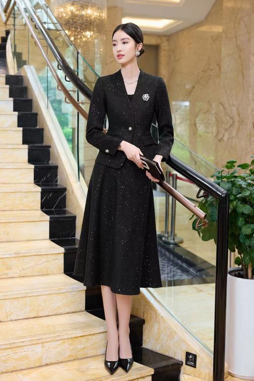 SZ6A01_漆黑色_上衣外套_秋冬_V领一粒扣收腰修身亮丝提花西装_高级女装_BERNIEELEN 伯妮斯茵 商品图3