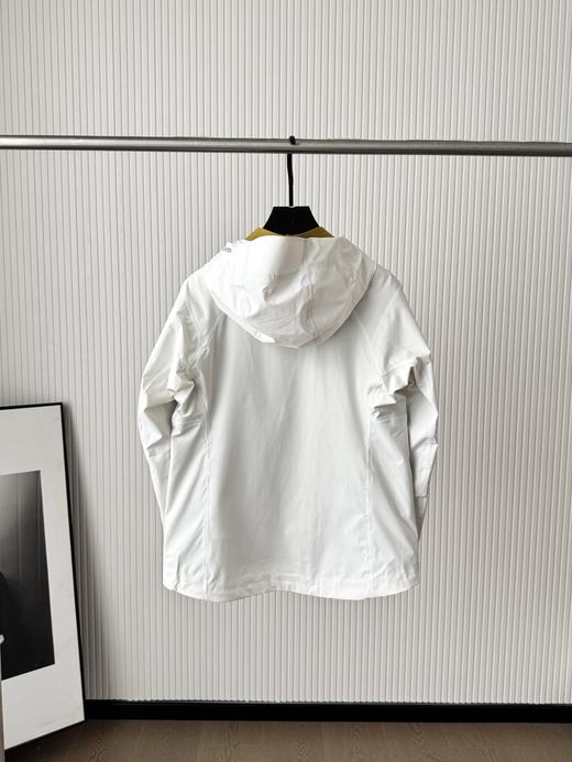 点此购买 可隆秋冬季女士户外运动软壳三合一冲锋衣 bk 333545 商品图8