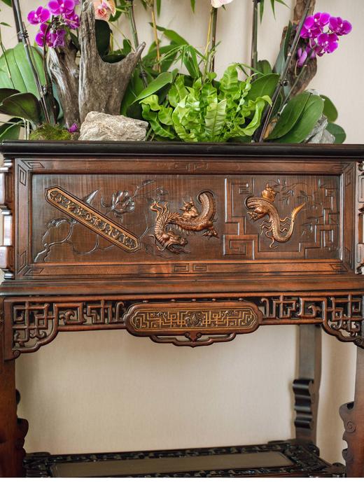 【已售】独角鹿西洋古董 19世纪法国出品VIARDOT东方风格蟠龙造型铜鎏金精雕装饰花叶祥纹主题硬木花几 商品图2