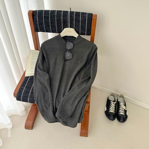 老米优品🎈预售7天左右发。《莱赛尔天丝发热磨毛立领男士打底衫》半高领休闲帅气，百搭软糯又温暖  T251023A 商品图2