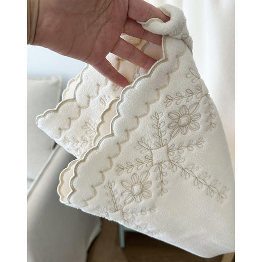 官网2280！ 定位刺绣加厚双面摇粒绒外穿家居服月子服秋冬保暖睡衣睡裤套装女 商品图3