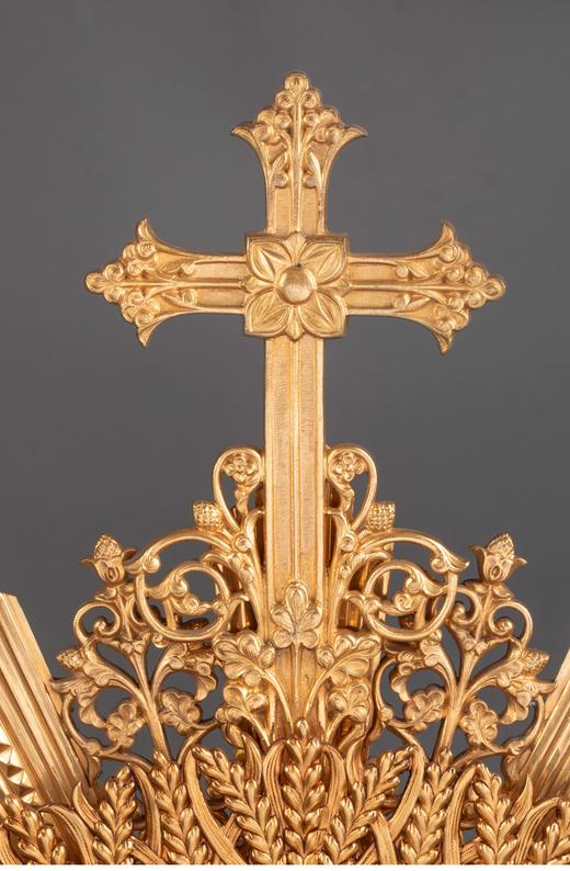 独角鹿西洋古董 19世纪法国出品新哥特风格圣米迦勒屠龙主题铜鎏金精雕镶嵌红宝石珐琅彩绘摆件 商品图3