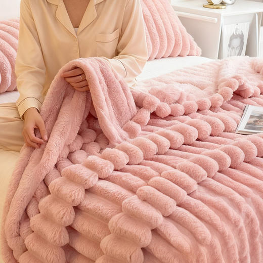 床上小暖炉！浪莎家纺 抽条仿兔毛绒多功能毛毯 柔软细腻 舒适透气 多色可选（无枕套 单盖毯） 商品图3
