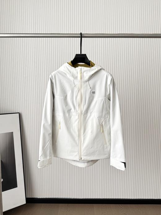 点此购买 可隆秋冬季女士户外运动软壳三合一冲锋衣 bk 333545 商品图7