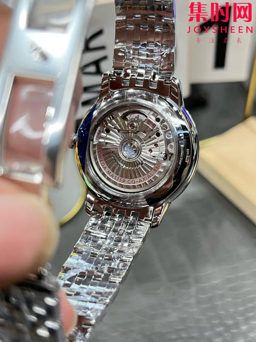 VS欧米茄 第三代碟飞系列 第三代蝶飞 深蓝盘 男士腕表
机芯：搭载VS定制Cal.8800一体 商品图6