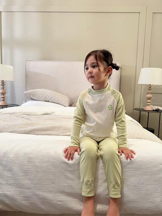 💰29.5🉐1套❗秋冬保暖神器【儿童6色双面德绒无骨抗菌儿童保暖套装】可以和宝贝亲子穿的保暖衣🤩男女宝宝都可穿 🛒某🍑同款💰60/套 🛍️团购秒杀价💰29.5/套 商品图2