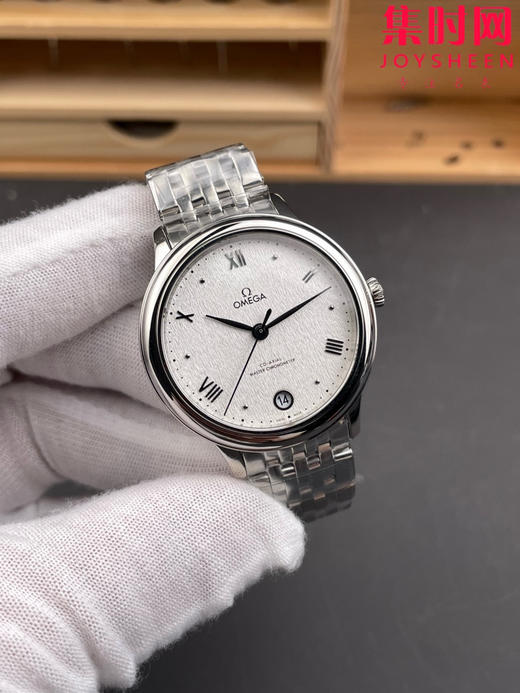 VS欧米茄 第三代碟飞系列 第三代蝶飞 白盘黑针 女士腕表 表径34mm
机芯：搭载VS定制Cal.8800一体 商品图1