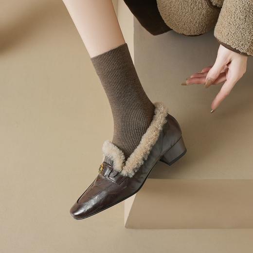 【预售5天】店长自留款！复古乐福毛毛鞋冬季加绒粗跟山茶花羊卷毛保暖单鞋WXJFG&W362 商品图0