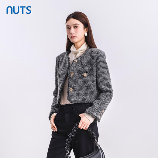 NUTS商场同款冬季时尚通勤灰色圆领毛边小香风短款外套女4480406A1 商品图3